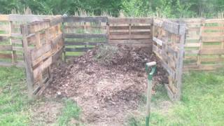 Pallet Project: Compost Bin / 3 Bin Compost Station