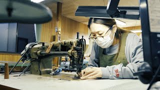 Great teamwork! The process of making leather belts by skilled craftsmen.