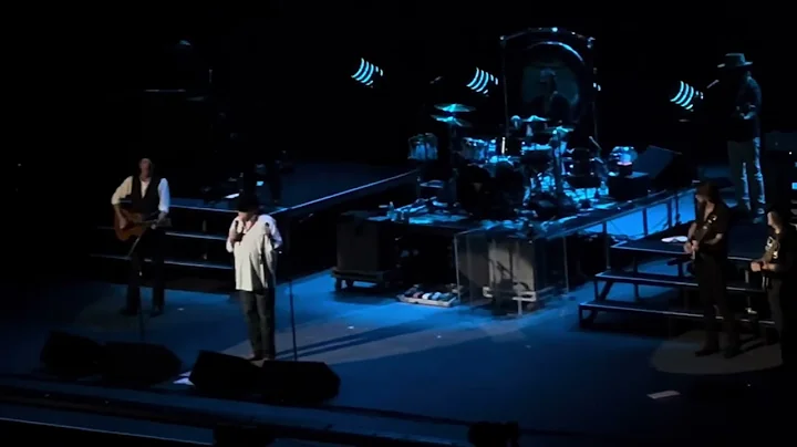 Terry Bradshaw Steals the Show at the Brooks & Dunn Concert Thackerville, OK 3/21/25