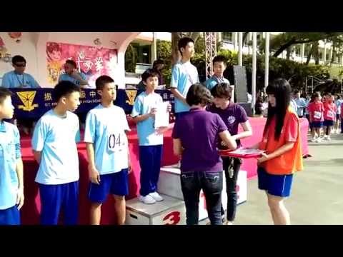 振聲運動會104國一仁上台領獎