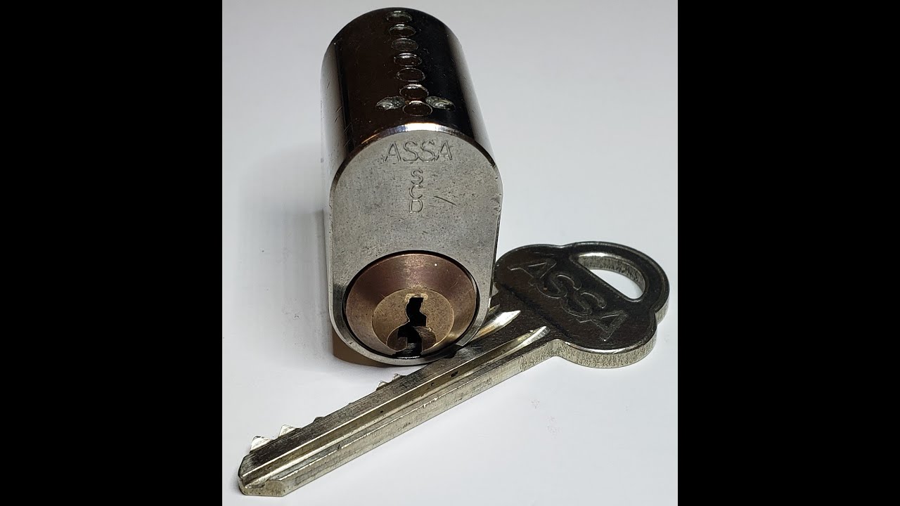 [L33] ASSA 700 Oval Lock - pick and gut - YouTube