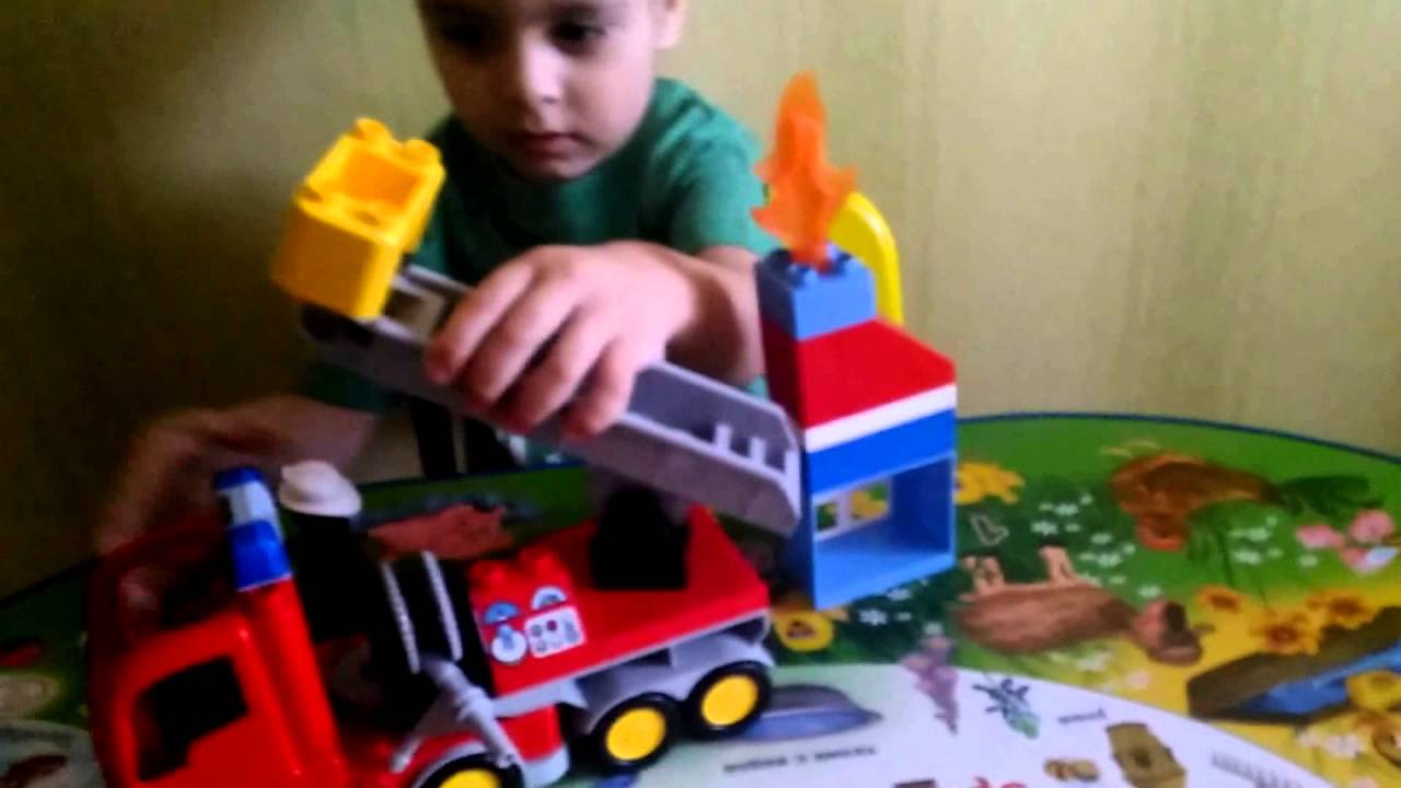 Пожарная машина Лего Дупло 10592 играем в конструктор с машинкой Lego Duplo set 10592 fire truck