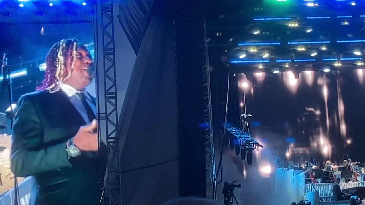 Michael Bublé performing Home, Hatfield house 23/7/22 YouTube