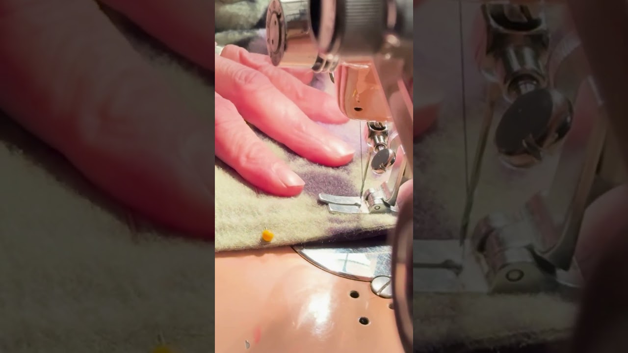 Vintage Sewing Machine Rating - Mid Century Pink Deluxe Zig Zag