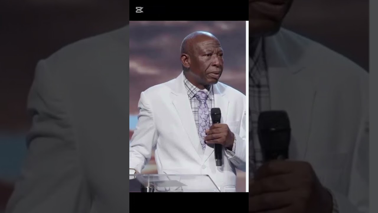 Сын преподобного Исаака Омолехина покинул свадебную церемонию.