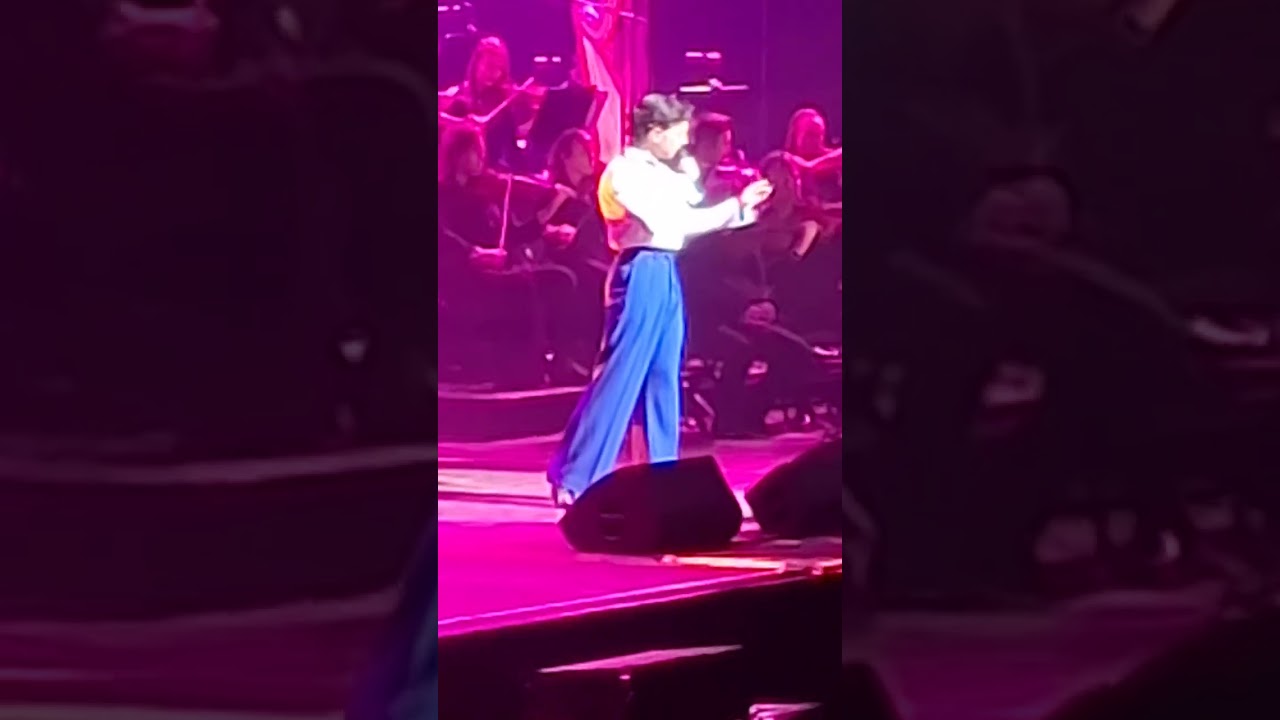 ILVOLO- Prague 13.11.2025- Lonely people- Gianluga Ginoble