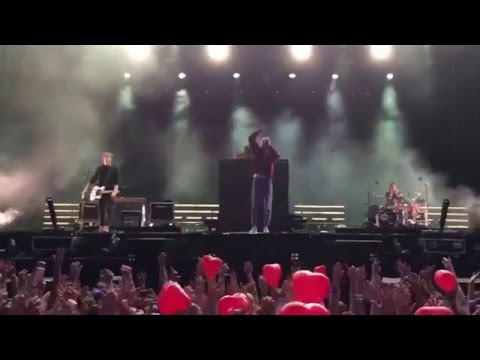 Cro Konzert Hamburg 30.08.15 (Intro, Hi Kids, Einmal um die Welt)