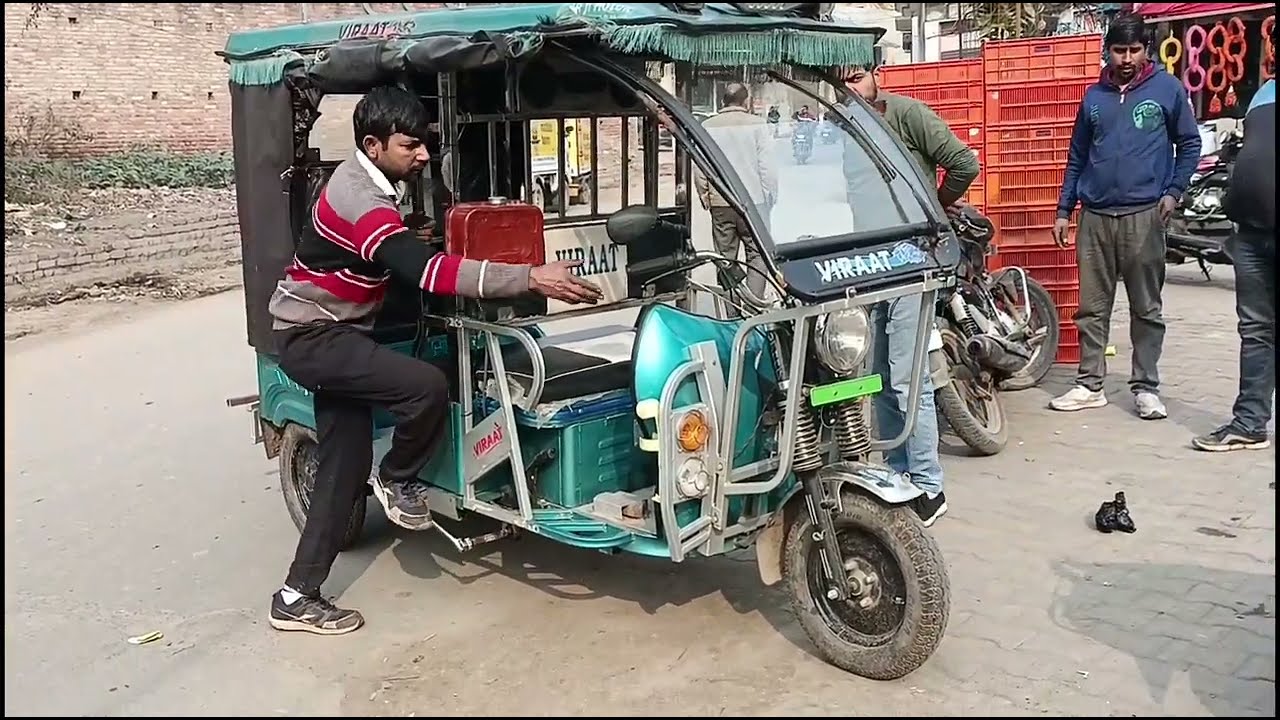 पेट्रोल वाली रिक्शा