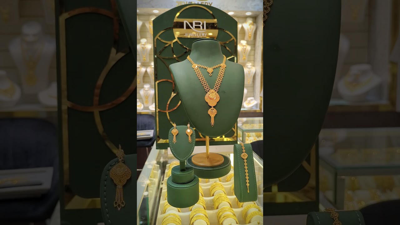 "✨ Elevate your style with this stunning gold necklace! 💖 