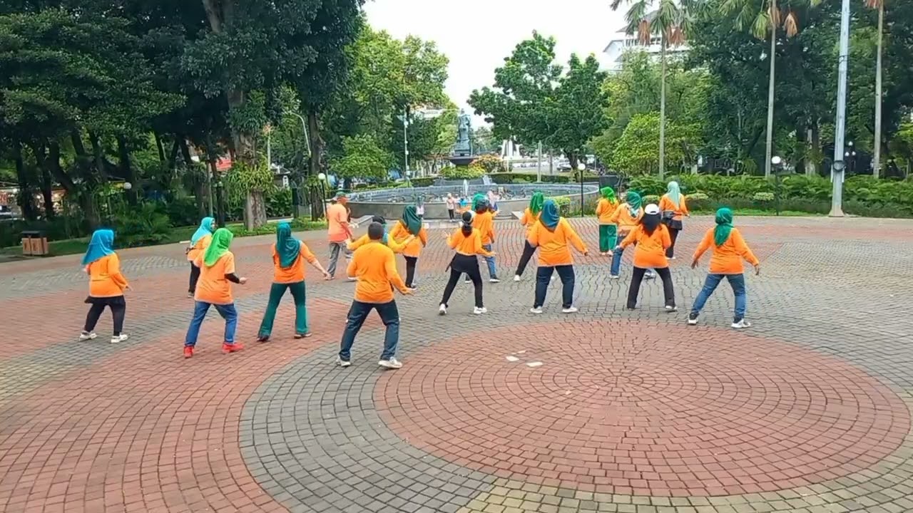 STARSHIP 2026.Choreo by:Bp Suroto,Mimy, Rina(ALL INA).Demo by: Komunitas 2HF/TIK.Jum'at Sore. TIK