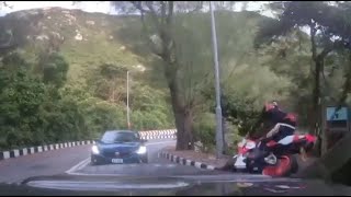 車CAM直擊 - 石澳嚴重交通意外 電單車過彎越線炒車 撞燈柱飛落山