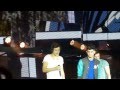 One Direction - Teenage Dirtbag (Louis forgets lyrics!) Cardiff 02.02.2013