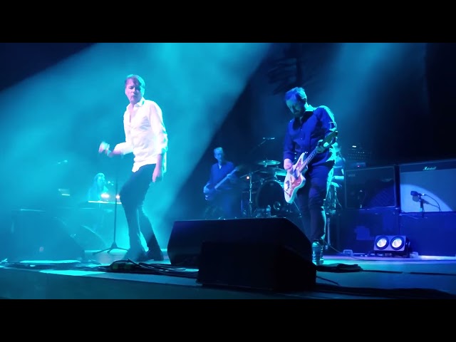 Suede - Indian Strings 13/12/23 Wolverhampton The Halls live 2023 class=