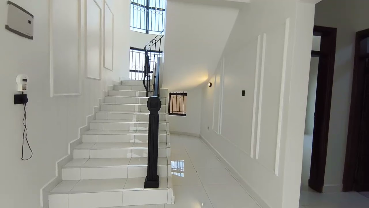 House for sale location in kyanja Kampala 4 bedroom House  price ( 850 million ) For info 0759707938