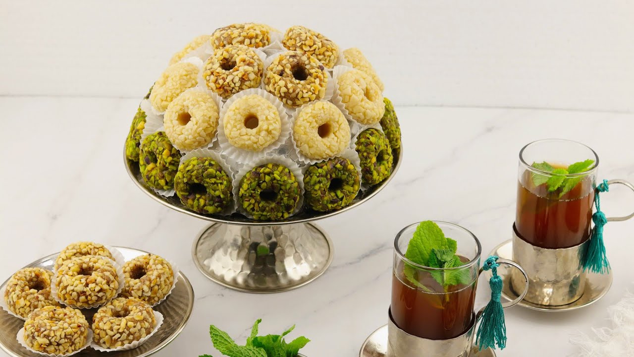 كعك الفزدق و اللوز و البوفريوة حلويات تونسية