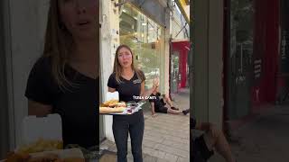לפעמים כל מה שצריך זה שניצל ביד, ויד שהיא לא שניצל