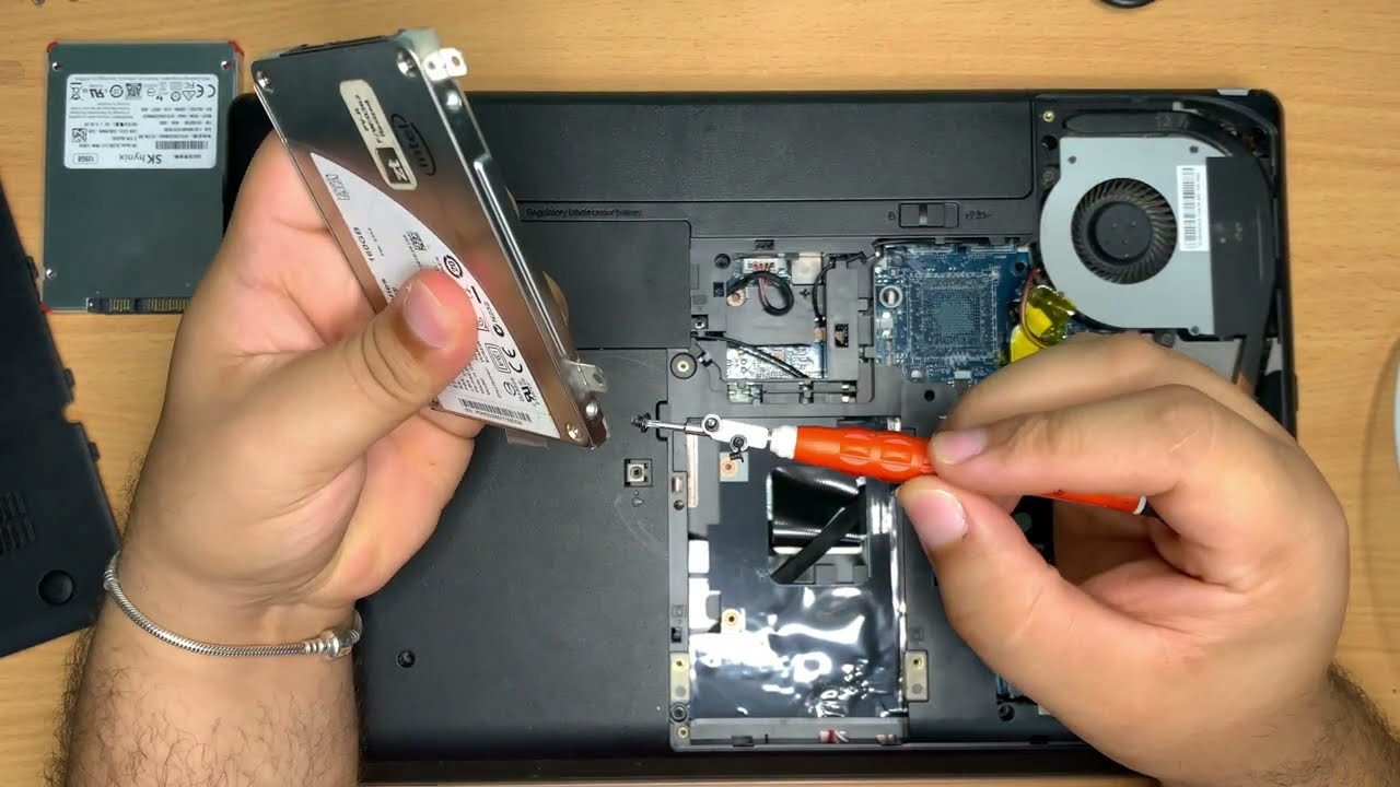 COMO CAMBIARLE EL DISCO DURO A UNA LENOVO E545