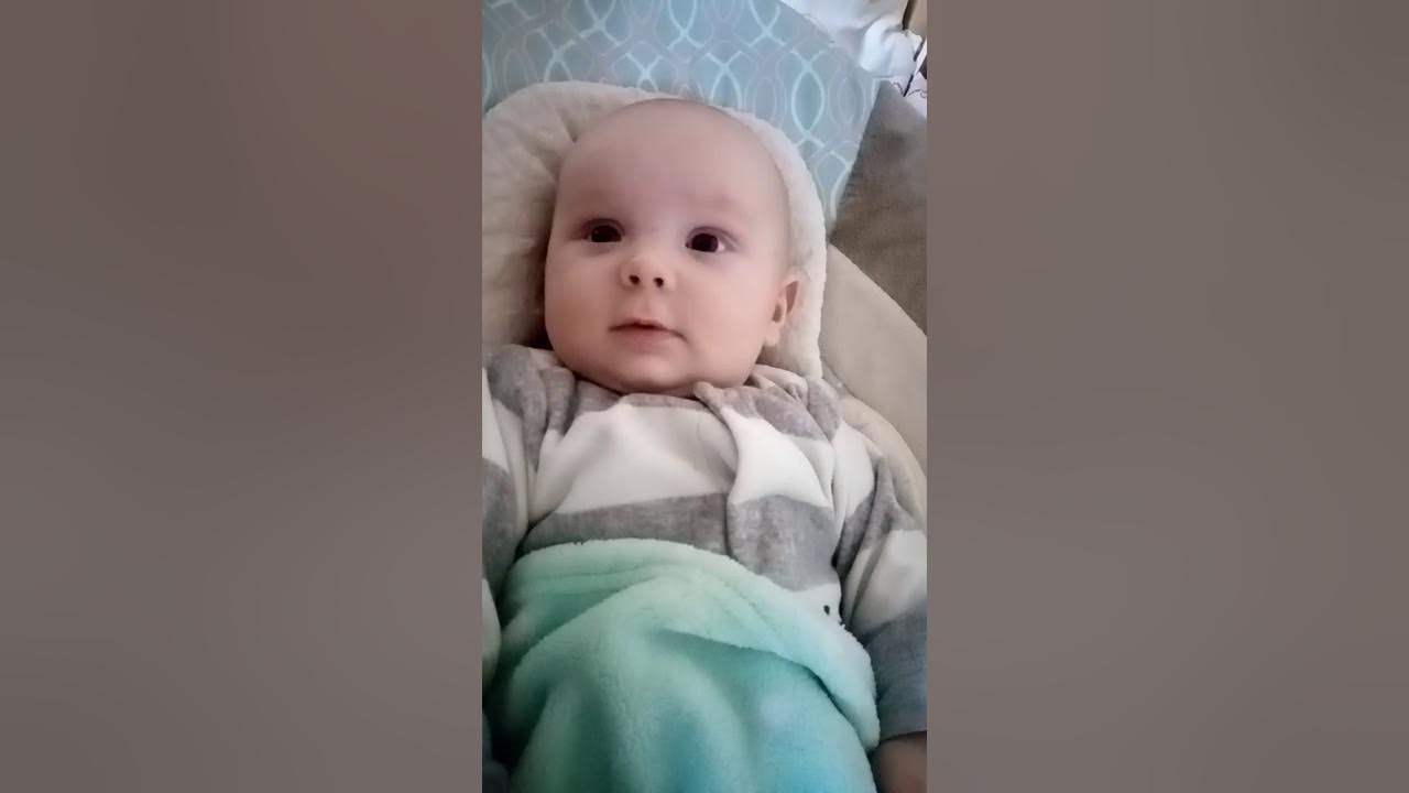 Ребенок 3 месяца разговаривает