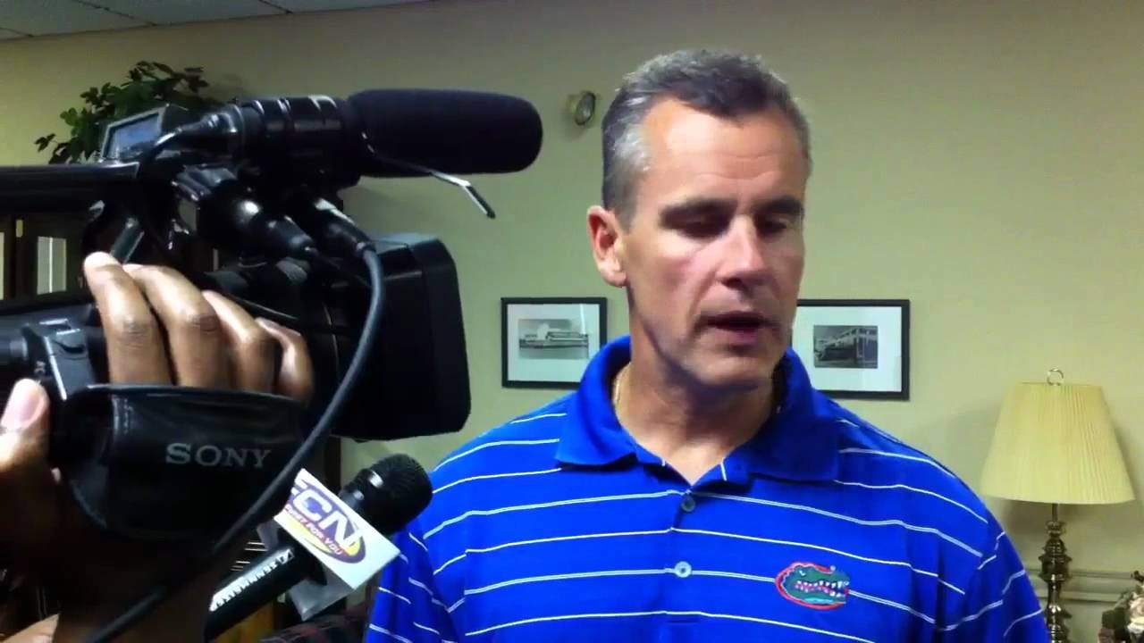 jacksonville beach golf club Billy Donovan talks basketball outside