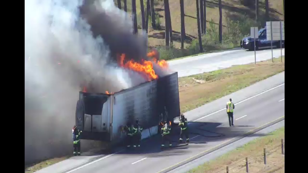 Alabama: Big Ass Tractor Trailer Fire (Full Video) - YouTube