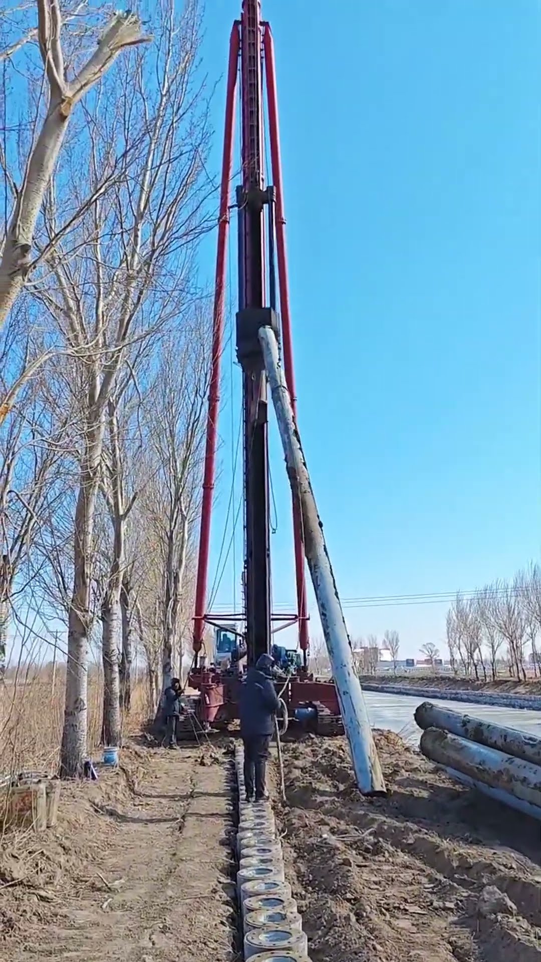Installation process of foundation protective pile- Good tools and machinery make work easy