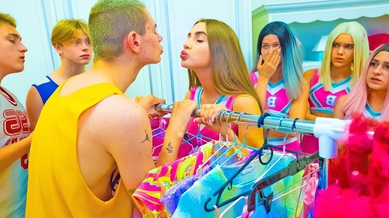 DIANA A DECIS SĂ O SĂRUTE PE SMILE! A cerut-o Zip în căsătorie pe Diana?
