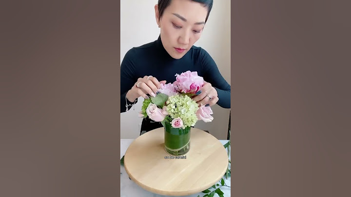 How to arrange flowers just like a florist  #flowers #flowerarrangement #peony