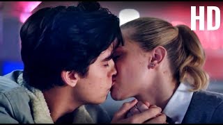 Riverdale 1X10 Jughead And Betty Kiss Scene Türkçe Altyazılı