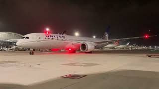 United Airlines 787-9 Hong Kong airport 2023