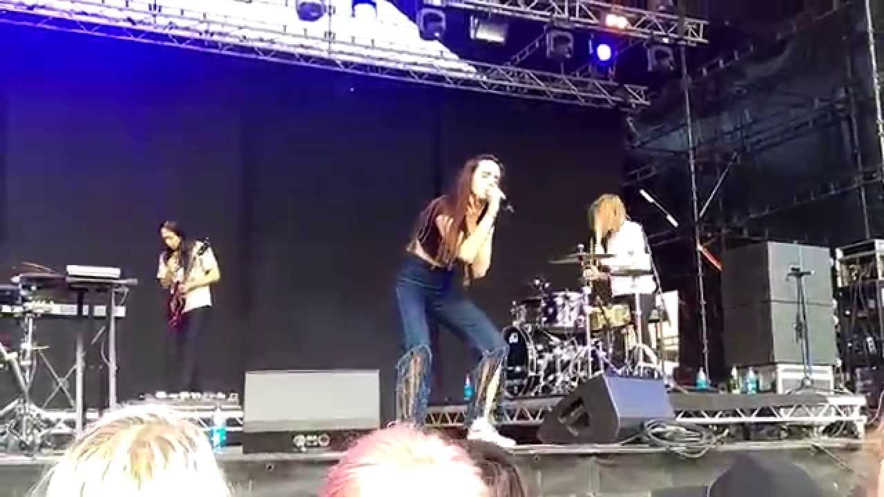 MØ - Waste Of Time (Live@Popaganda) elliphant instagram