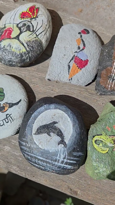 CREATIVE ROCK PAINTNG DESIGN #creativeartemoji #creativecreation #creativity