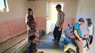 Download Lagu 🏡 Welcoming Razia back to the cottage and 💼 Saying goodbye to Ali to go to work MP3