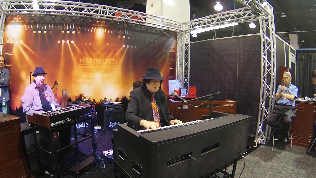 NAMM 2019 Stephen Eaklor Plays the Hammond Porta-B Organ