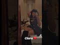 Clara très class dans son look