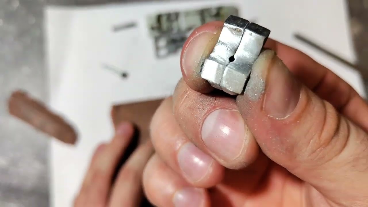 Балконная дверь плохо закрывается | Ремонт замка-защелки