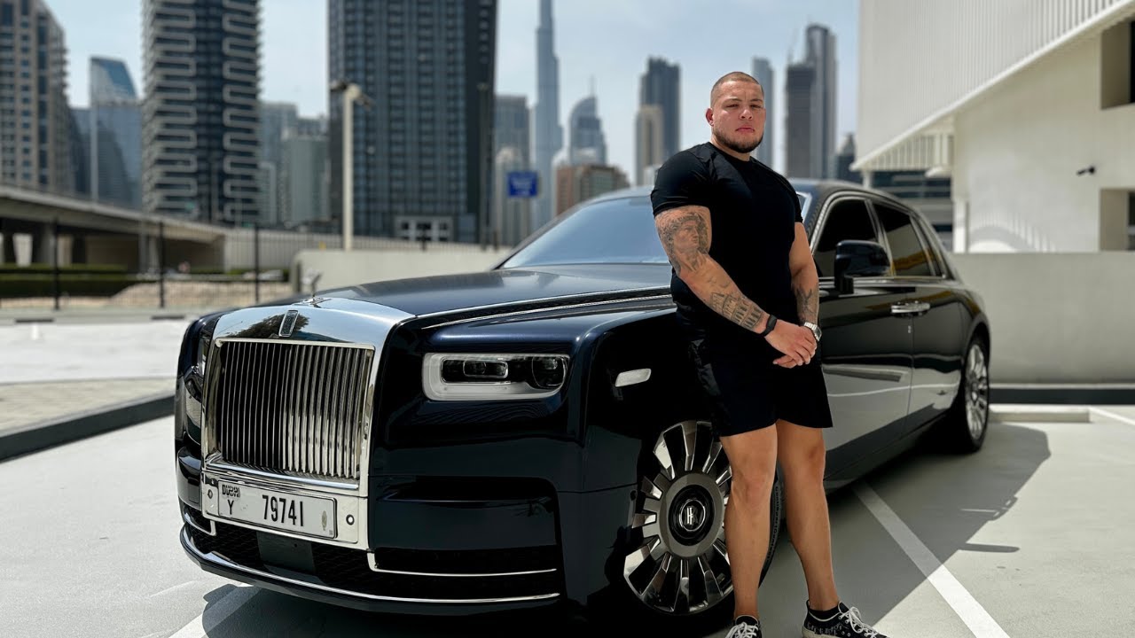 Whipping a 0k Rolls Royce Phantom in Dubai (POV Drive) Whipping a 0k Rolls Royce Phantom in Dubai (POV Drive)