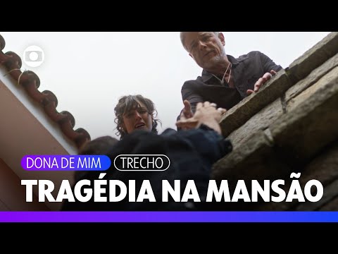 Deco ataca Nina, Filipa e Jaques a defendem e o rapaz cai da varanda | Dona de Mim | TV Globo