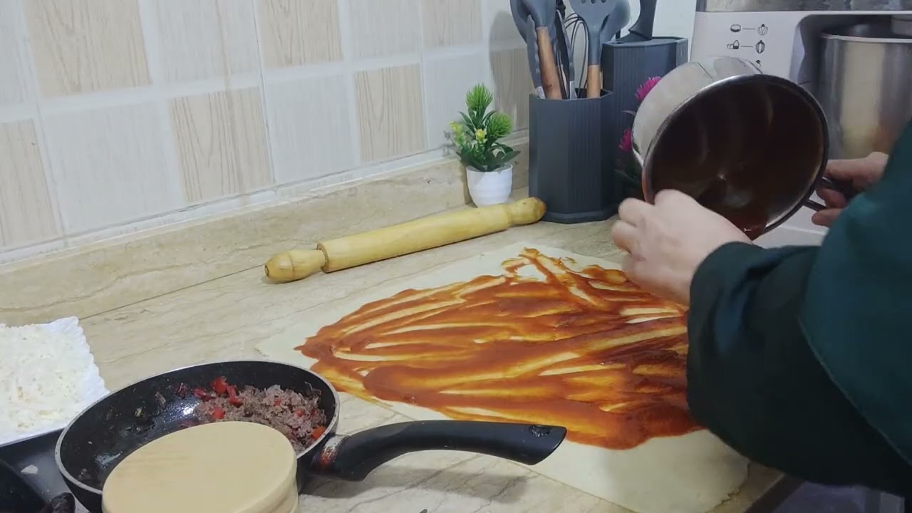 بيتزا رولي حشوه سهله كتحضر  في النصف الساعة ##@