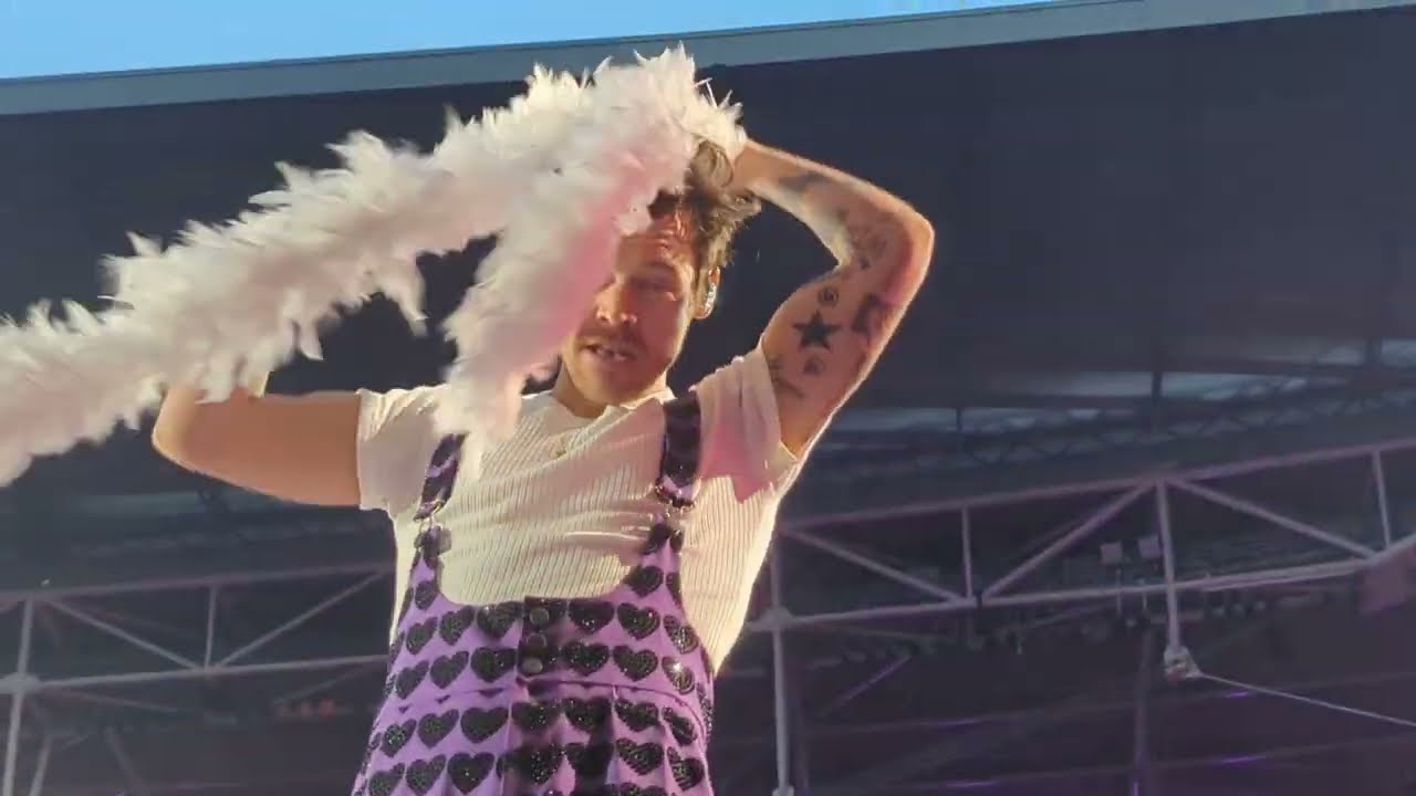 Satellite - Harry Styles (Live @ Wembley Stadium, London - 16/06/23)