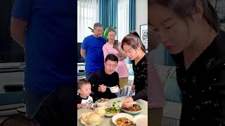 Luring the baby to eat green vegetables🤣 #fyp#funny#viral #challenge #baby #cute#usa#ytshorts