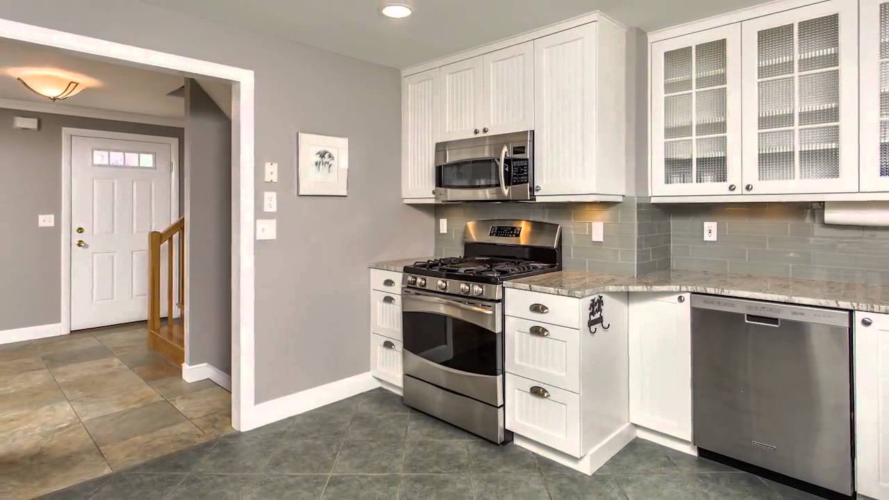 16 Loveitts Field Road, South Portland