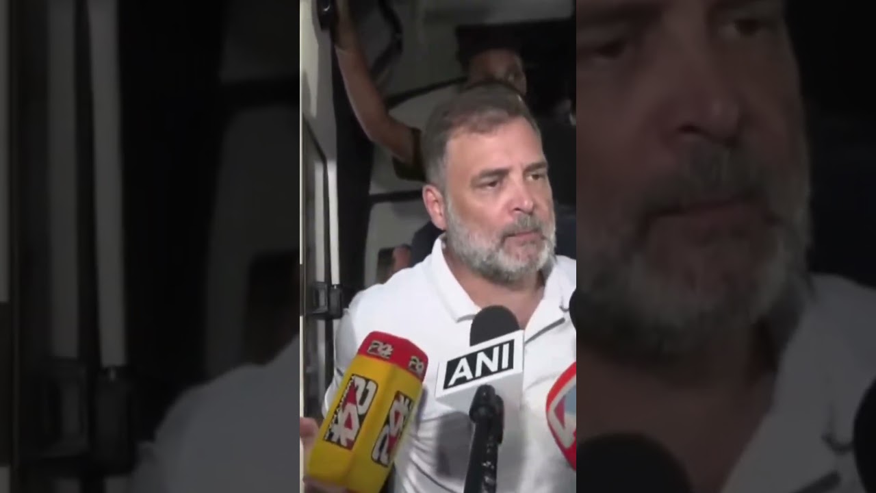 Rahul Gandhi सांसदों के साथ कैंडिल मार्च के लिए निकले