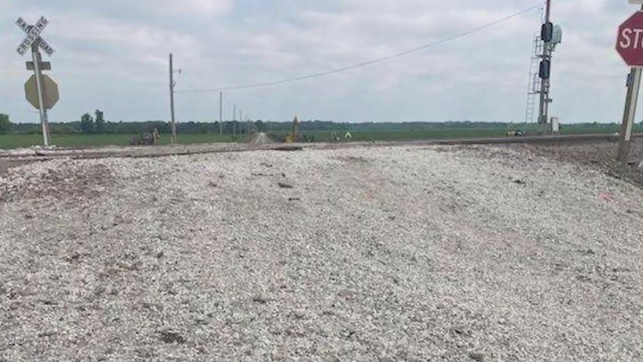 Changes noticed at Amtrak derailment crossing in Mendon, Missouri YouTube