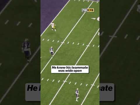 Everyone could use a teammate like this ๐ค #CFB #Iowa #CollegeFootball