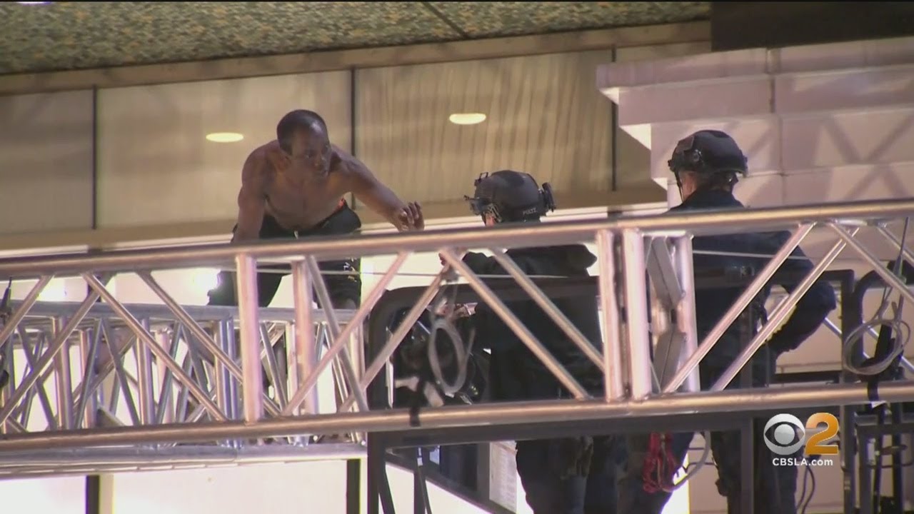 Man Climbs Scaffolding On Hollywood Boulevard, Refuses To Come Down For ...