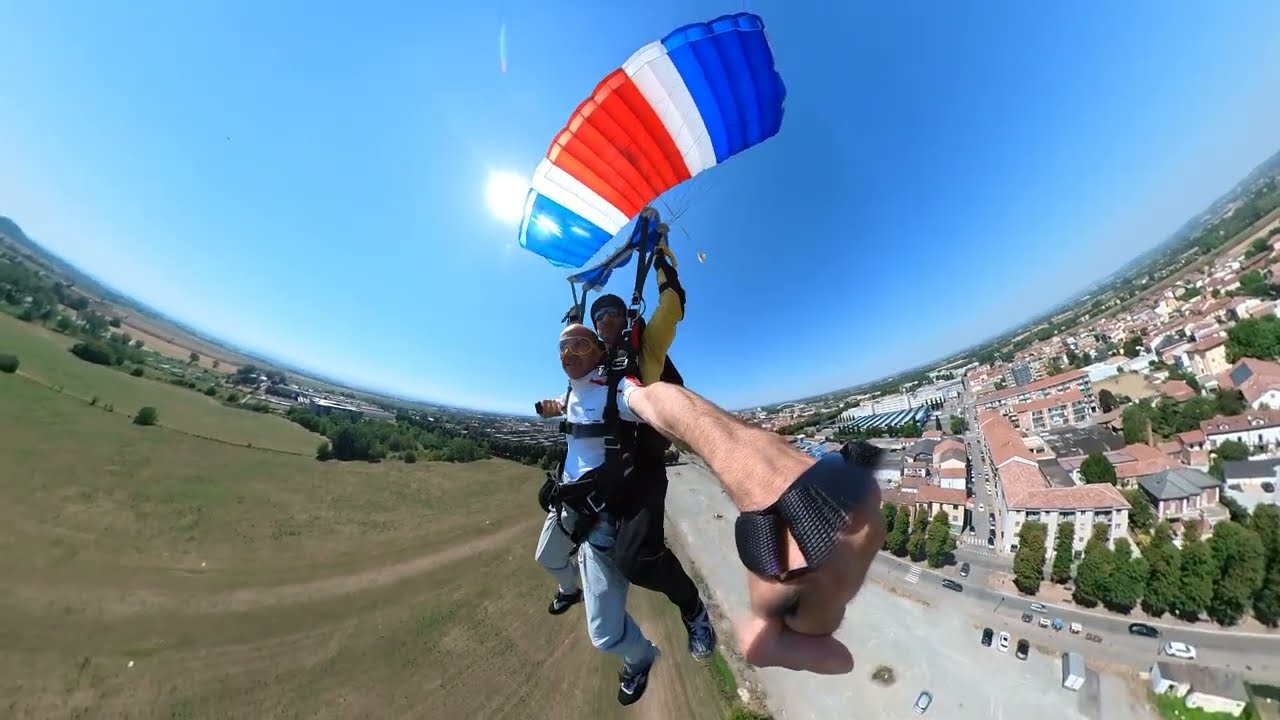 *Lancio con il paracadute all'Aeroporto di Alessandria (Al), con Primolancio.