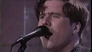 Jimmy Eat World - The Middle (Live on The Tonight Show)