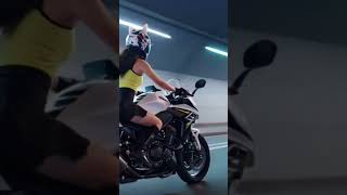Футаж девушка едет на мотоцикле. Дорога. Скорость. Байкер. #футажи #футаждлямонтажа #видеодлямонтажа