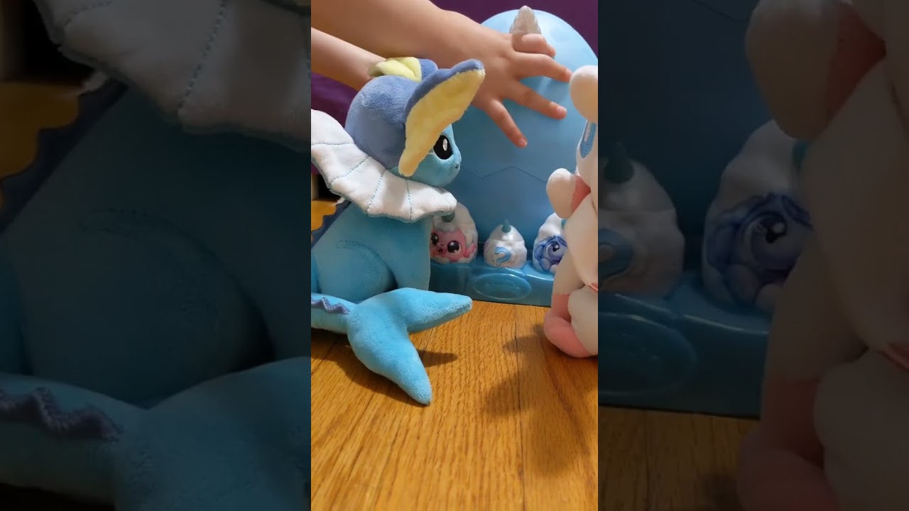 SYLVEON & VAPOREON'S BIG SURPRISE! 🥚 Opening a Giant Mystery Egg!