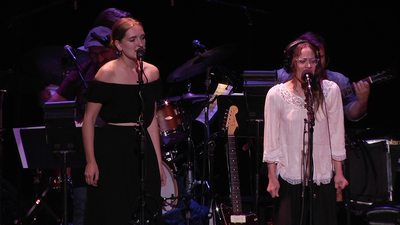 Ain't That A Shame - Fiona Apple - 10/28/2017